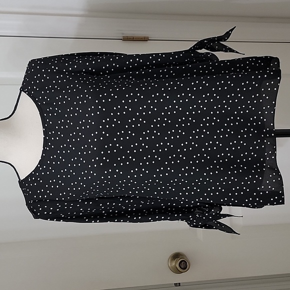 Max Studio Size XS Black with White Polka Dot Split Sleeve with Tie End Blouse - Picture 1 of 14